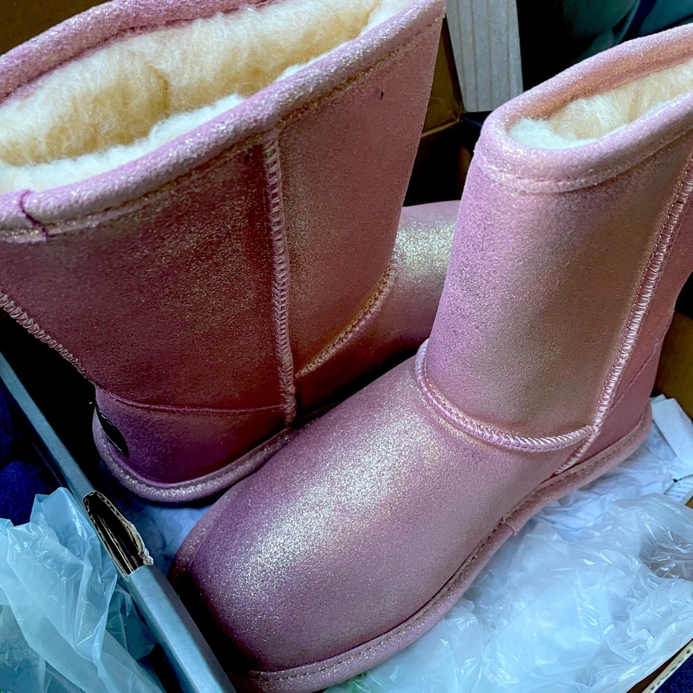 The coziest and warmest boots for a little girl